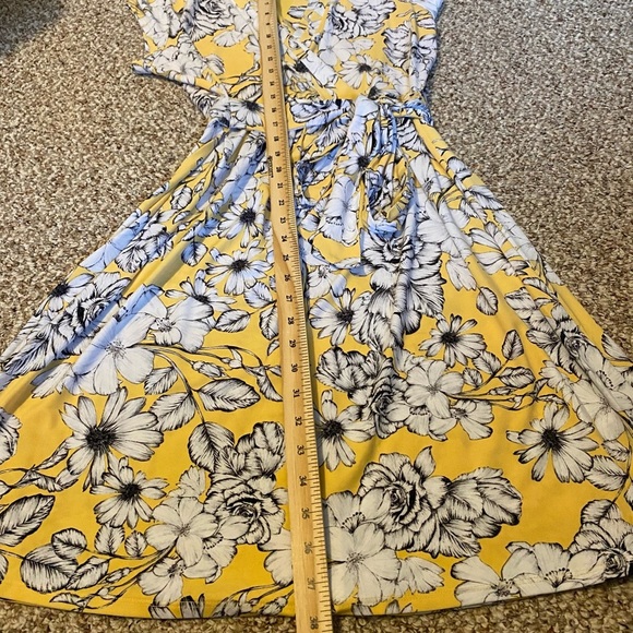 Yellow Floral Liz Claiborne Dress - Picture 4 of 6